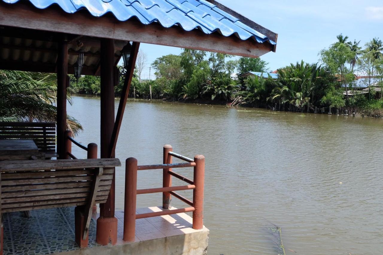 Ruennamyen Resort Amphawa Samut Songkhram Bagian luar foto