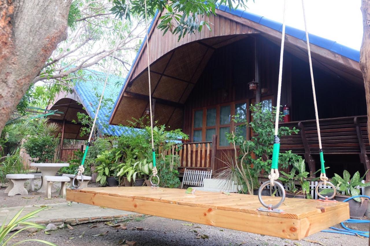 Ruennamyen Resort Amphawa Samut Songkhram Bagian luar foto