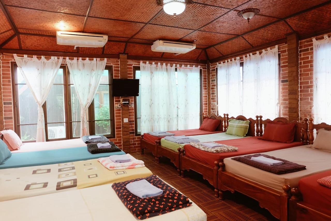 Ruennamyen Resort Amphawa Samut Songkhram Bagian luar foto