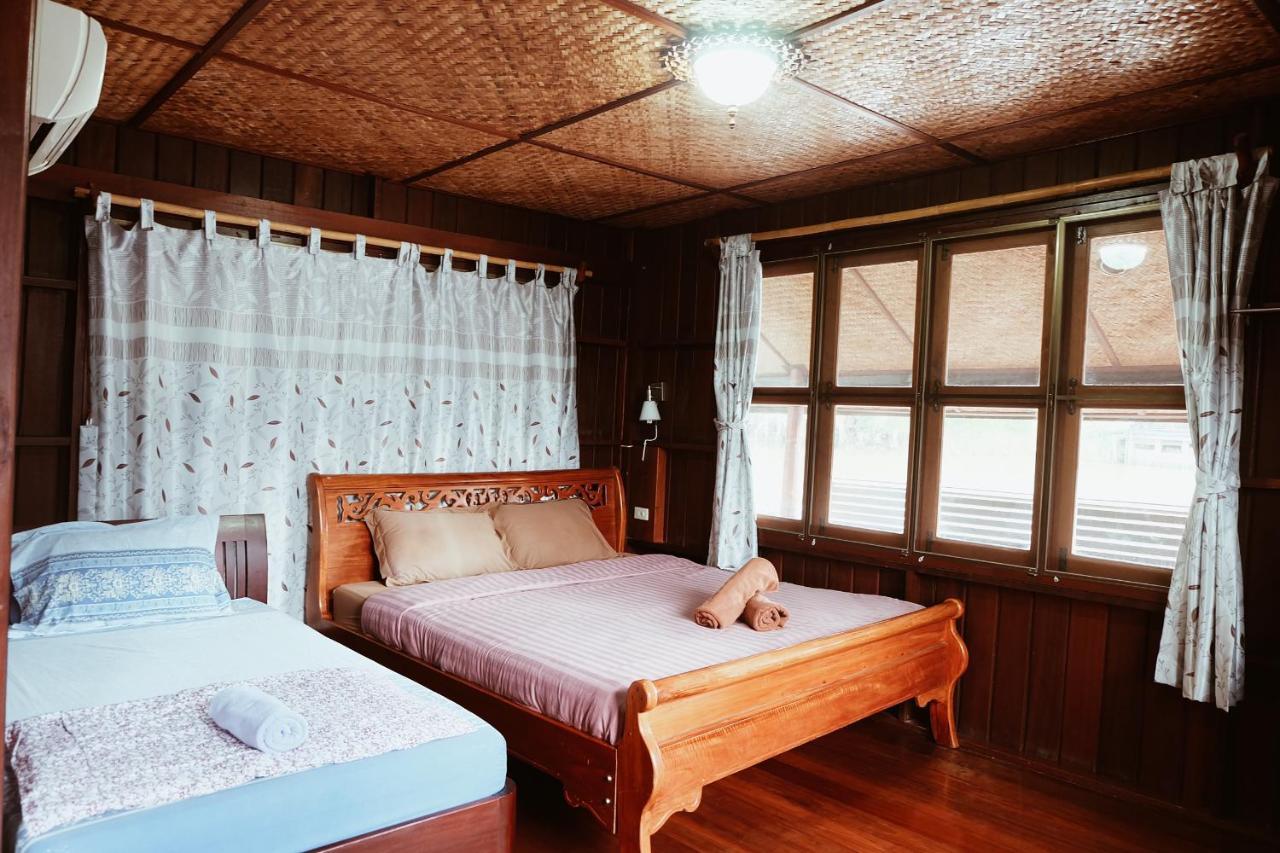 Ruennamyen Resort Amphawa Samut Songkhram Bagian luar foto