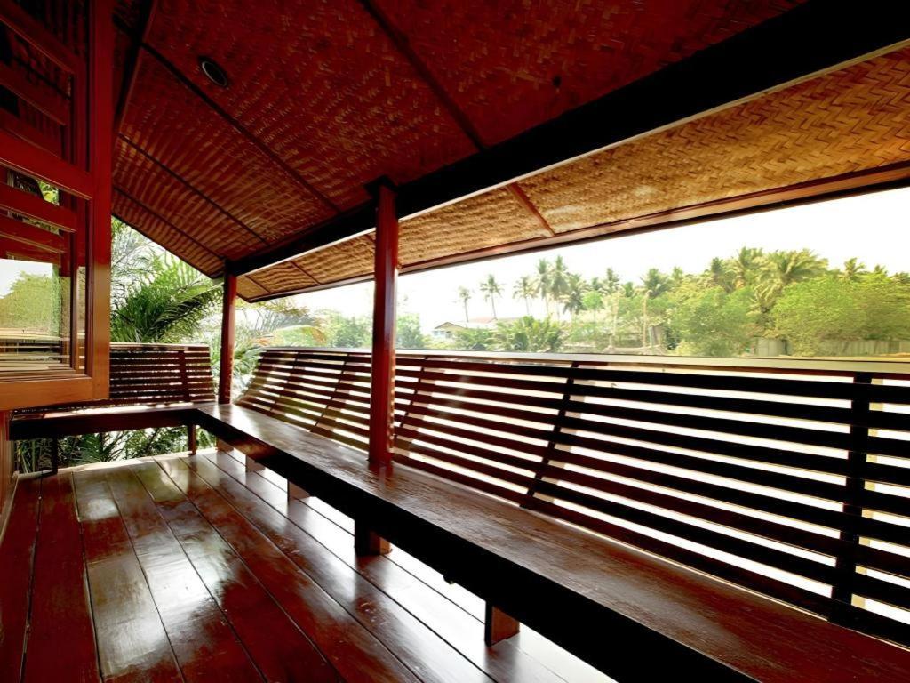 Ruennamyen Resort Amphawa Samut Songkhram Bagian luar foto