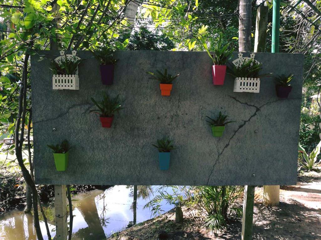Ruennamyen Resort Amphawa Samut Songkhram Bagian luar foto