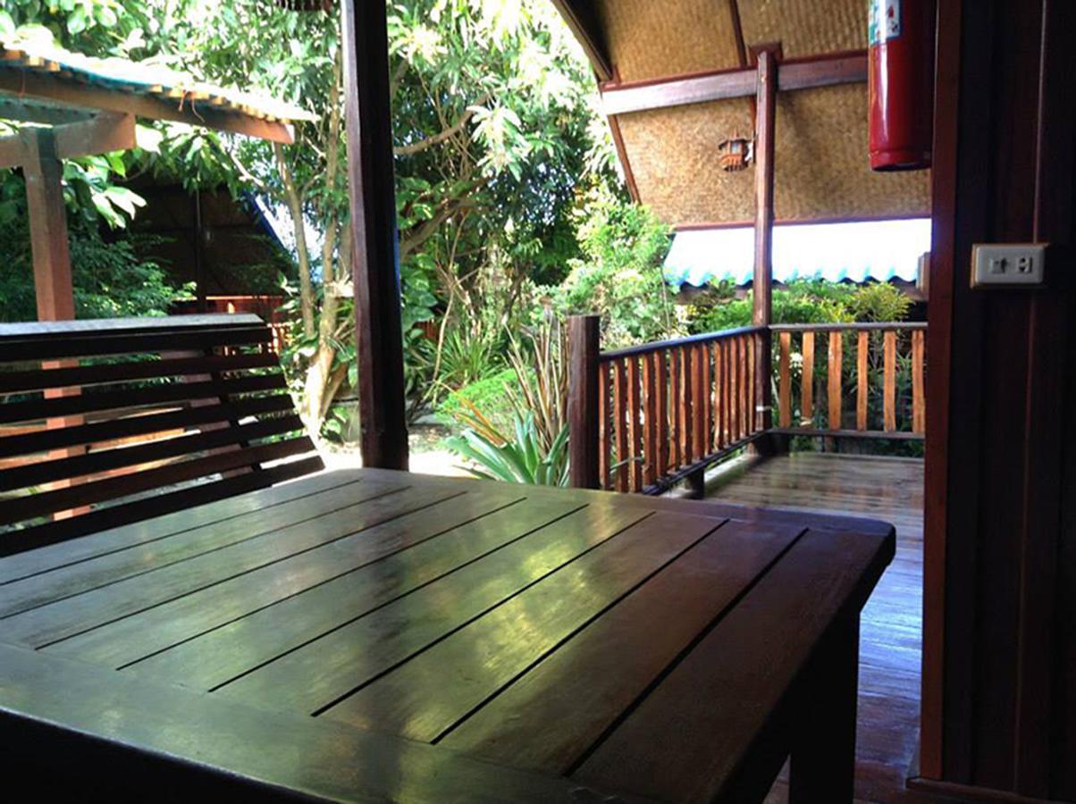 Ruennamyen Resort Amphawa Samut Songkhram Bagian luar foto