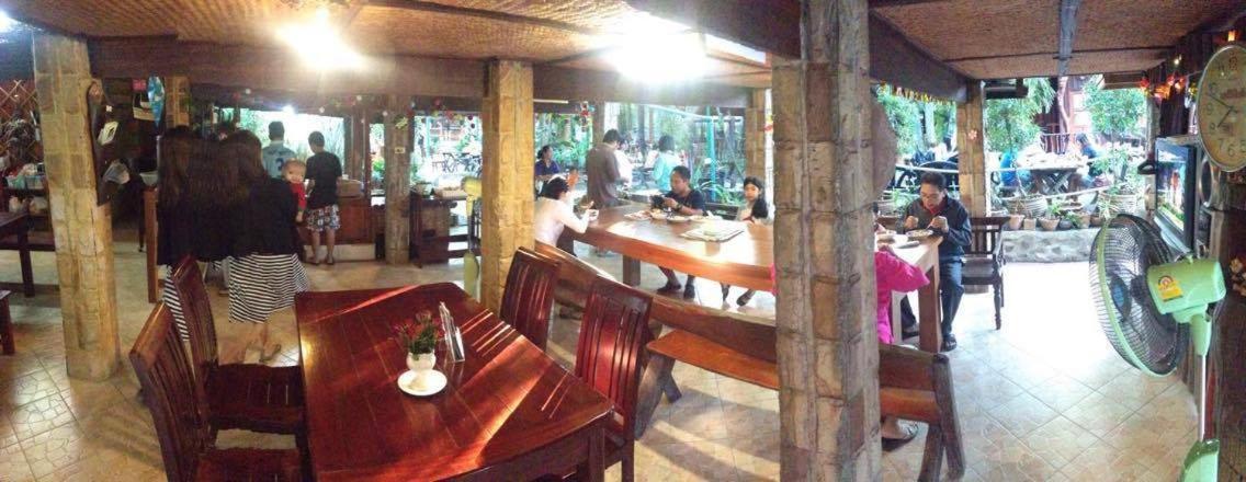 Ruennamyen Resort Amphawa Samut Songkhram Bagian luar foto
