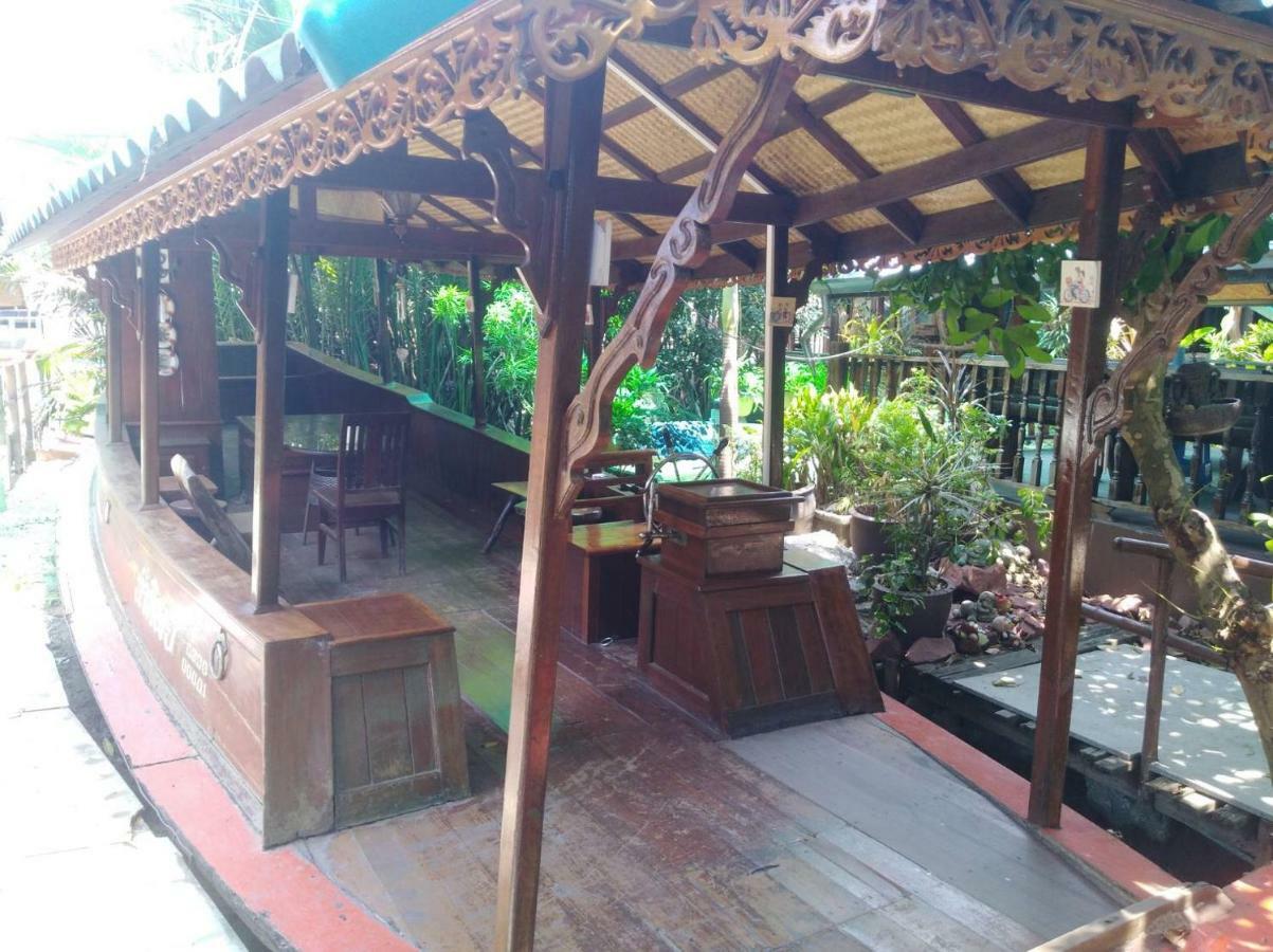 Ruennamyen Resort Amphawa Samut Songkhram Bagian luar foto